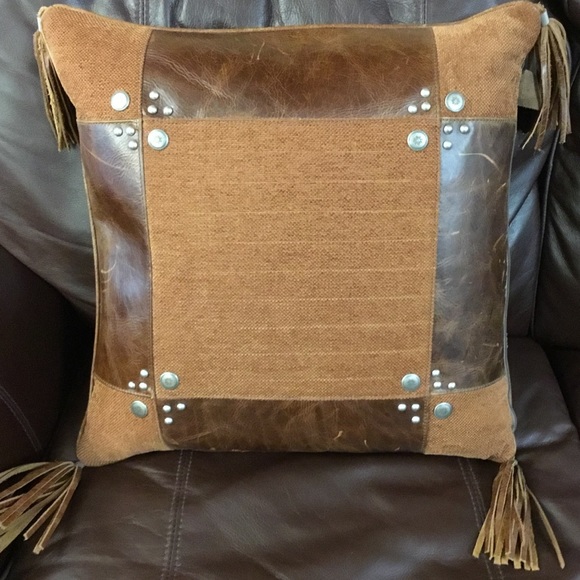 Leather decorative pillow - Picture 2 of 2